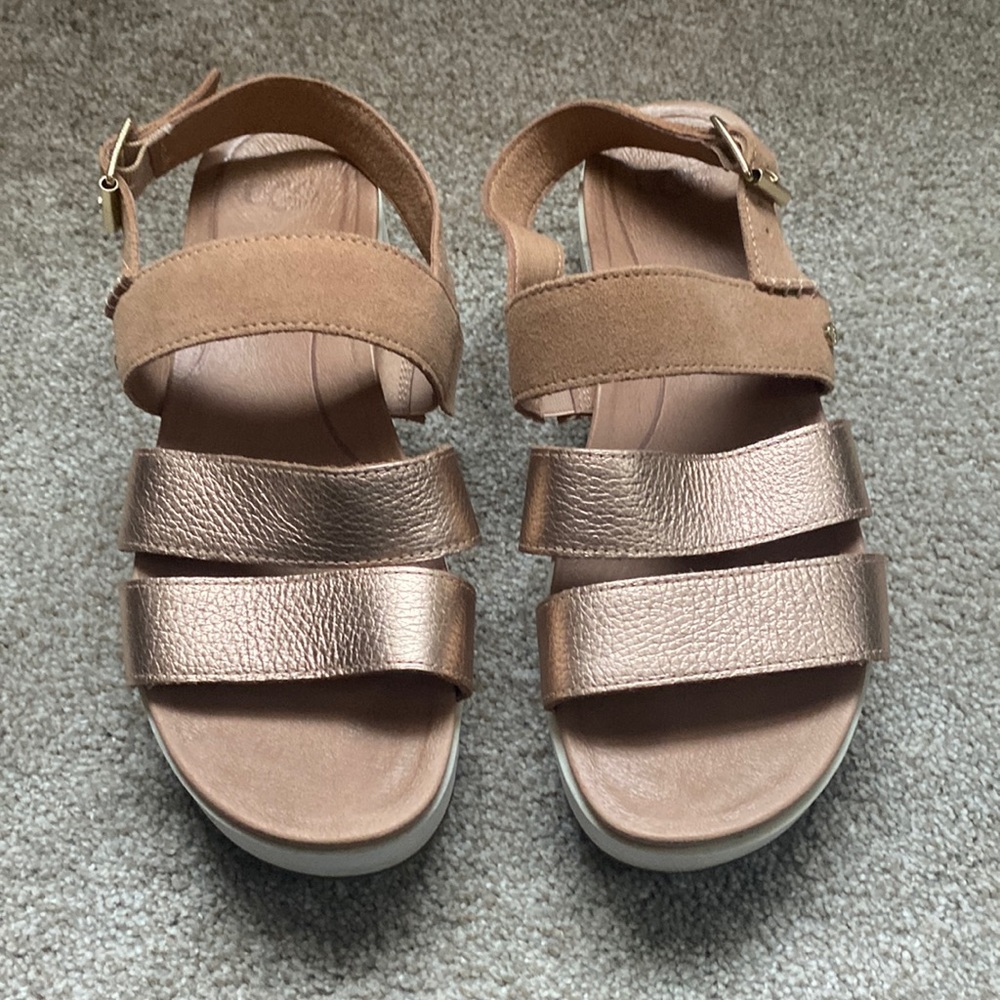 Ugg Platform Sandal